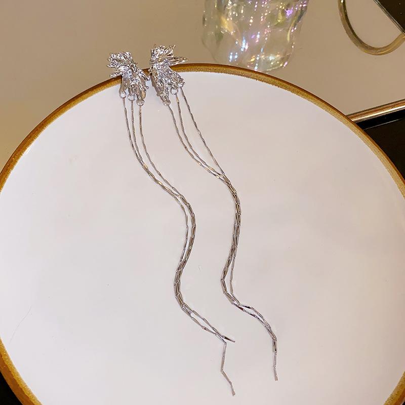 Irregular Butterfly Sequined Fringed Ear Bone Clip Super Fairy Temperament Internet Celebrity Same Ear Clip a Frigid Wind Earrings Female