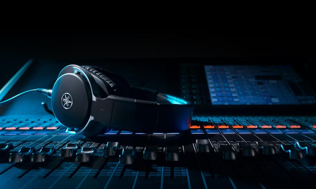 Студийные мониторные наушники Yamaha HPH-MT5 черного цвета