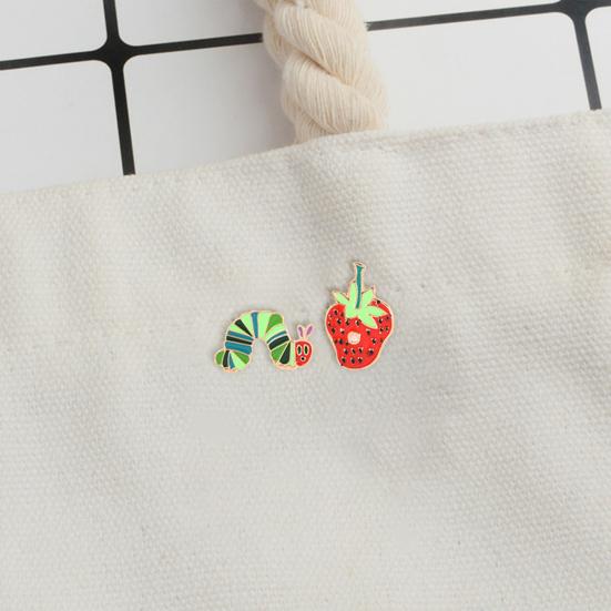 Брошь, булавка, мультяшная эмаль, красочные декоративные геометрические значки с воротником в виде клубники и лацканами для мужчин и женщин