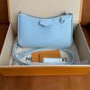 [Б/У] Сумка-кошелек Easy Pouch On Strap из кожи Epi, crossbody - Отличное состояние #1DV5P8V