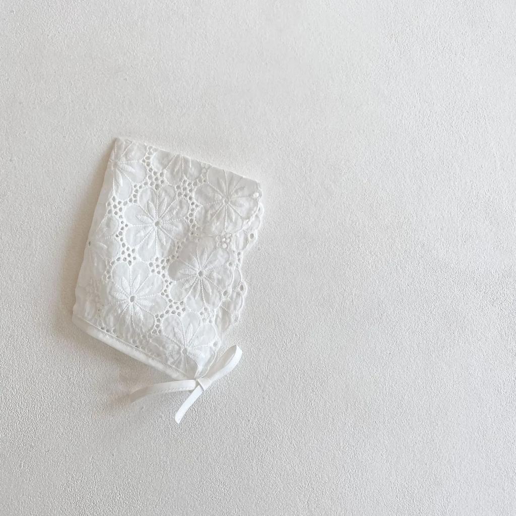 Весна-лето, кружевная цветочная шапочка для новорожденных мальчиков и девочек, элегантная белая шапочка принцессы для малышей, мягкий хлопковый реквизит для детской фотосъемки