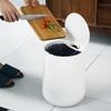 Круглая мусорная корзина с крышкой-клапаном и эластичным уплотнителем. Простая сортировка. Для дома, гостиной, спальни, балкона, офиса.