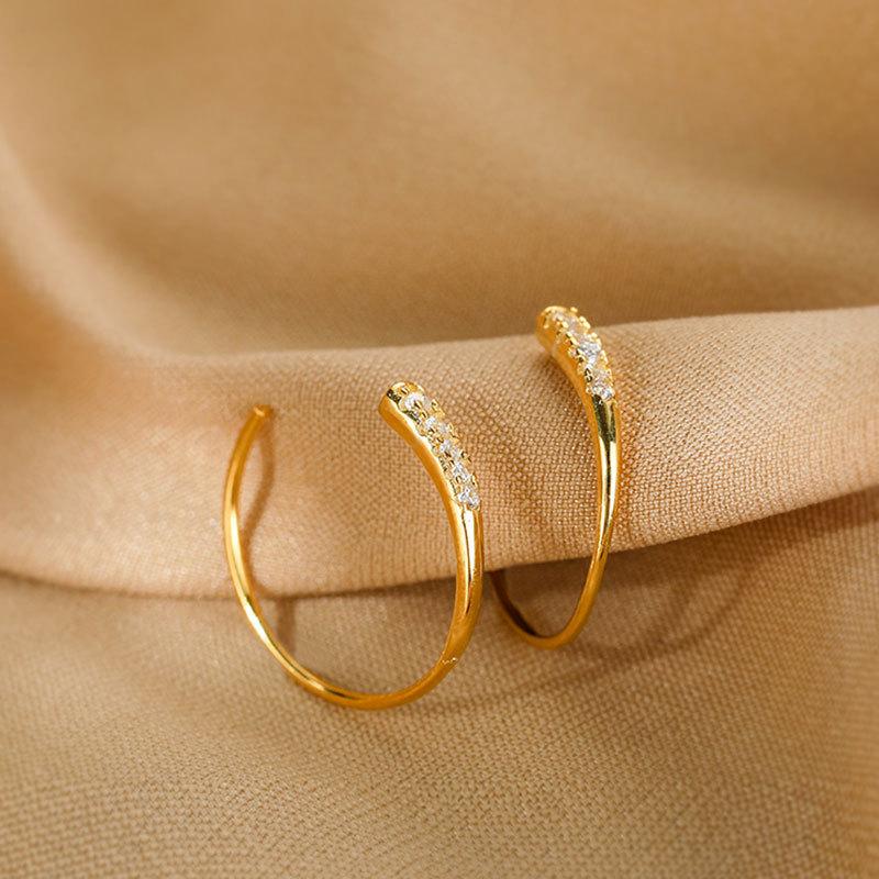 Изысканные серьги для женщин с нишевым дизайном