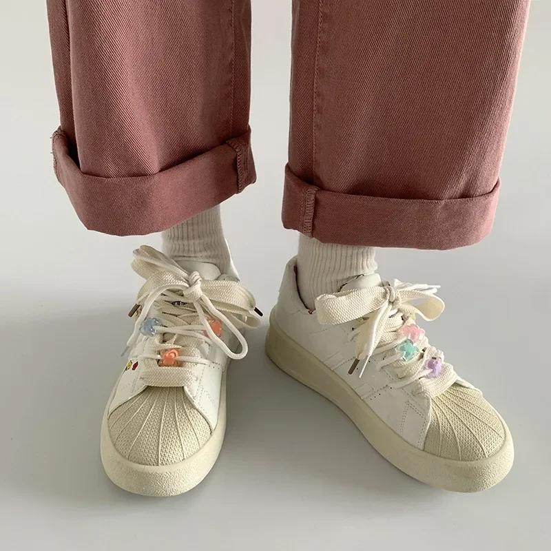 Весенние спортивные кроссовки для бега, белые массивные кроссовки, женская обувь, лоферы на платформе, трендовая весенняя повседневная вулканизированная обувь на плоской подошве со шнуровкой