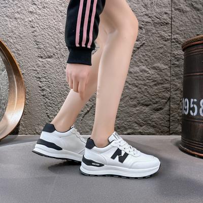 Женская обувь наступающая на дерьмо сетчатые дышащие кроссовки Женские 2025 осень новая универсальная мягкая подошва легкие кроссовки для бега Форрест Гамп