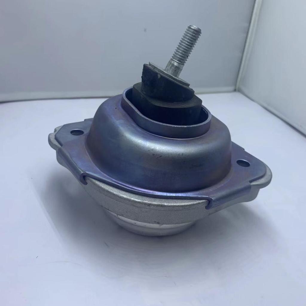 Резиновая опора двигателя BMW X3 E83 - Деталь 22113400336