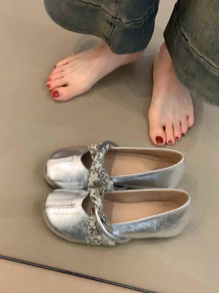 French silver flat bottom inner height increase light mouth ballet single shoes women's versatile Mary Jane small leather shoes