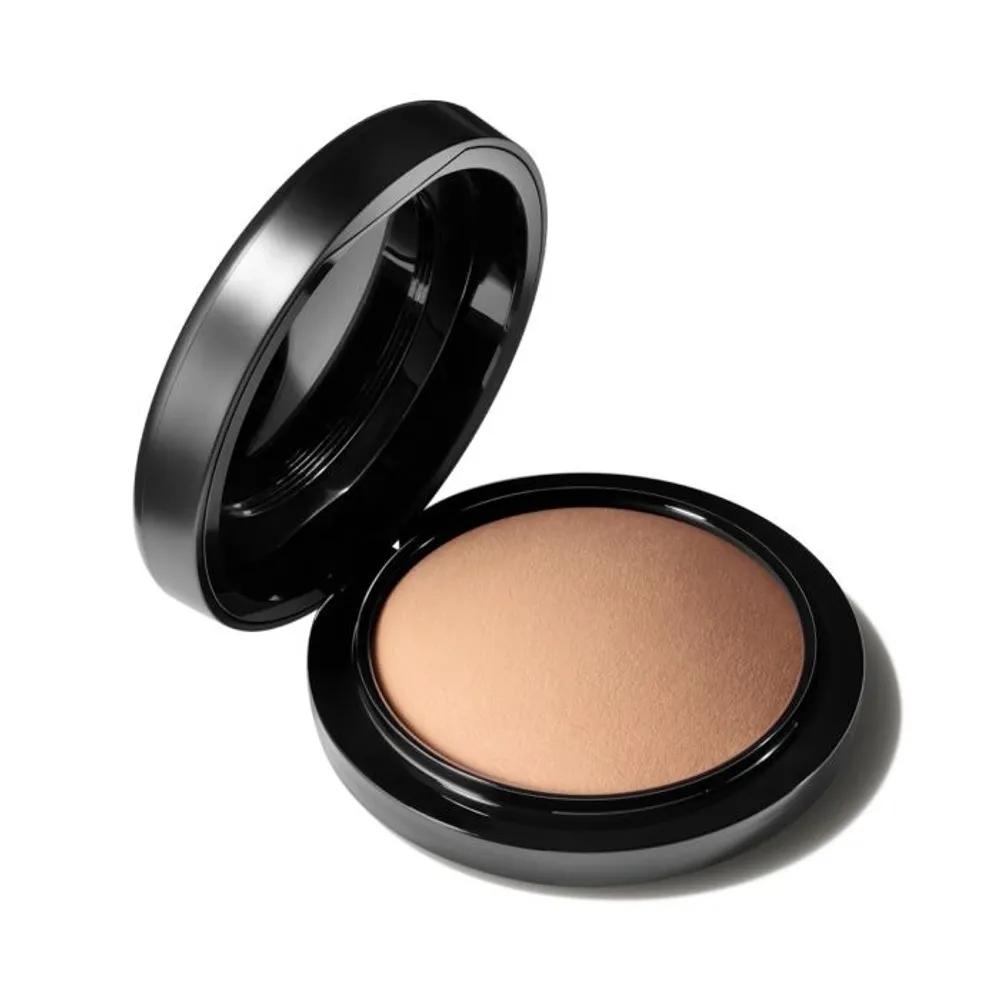 MAC Medium Deep Mineralize Skinfinish Natural Blush Brown