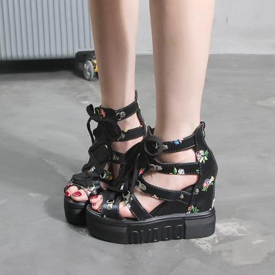 Летние новые сандалии-клинья с открытым носком, женские, с цветочным трендом, модные, полые, на шнуровке, студенческие женские сандалии