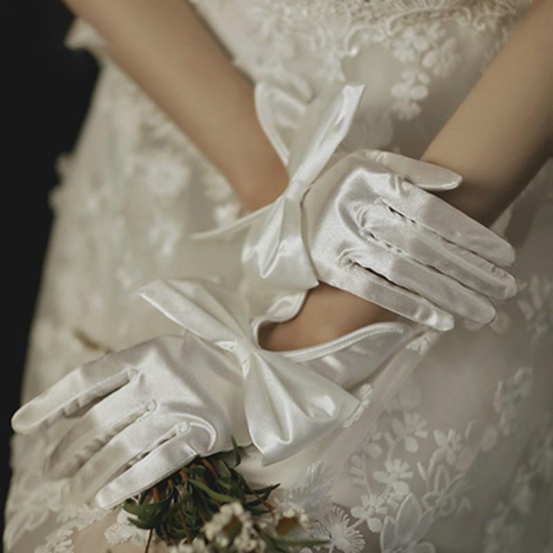 White Romantic Bridal Short Satin Gloves Girl Formal Tea Party Elegant Dress Pearl Wrist Bow Gloves Wedding Accessories