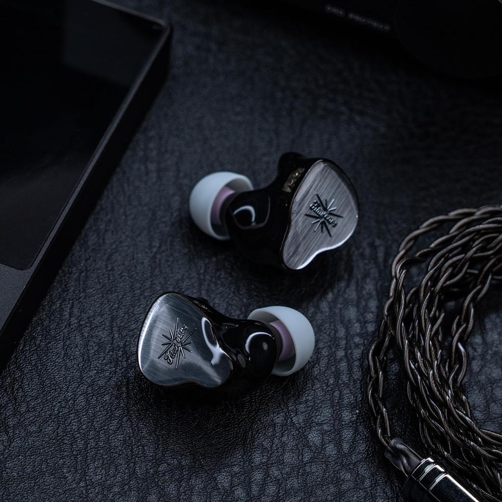Linsoul Kiwi Ears KE4 Hybrid HiFi Earphones Adopts Diaphragm Structure Equipped with Dual Custom 10mm Dynamic Diaphragms and One Knowles and Balanced