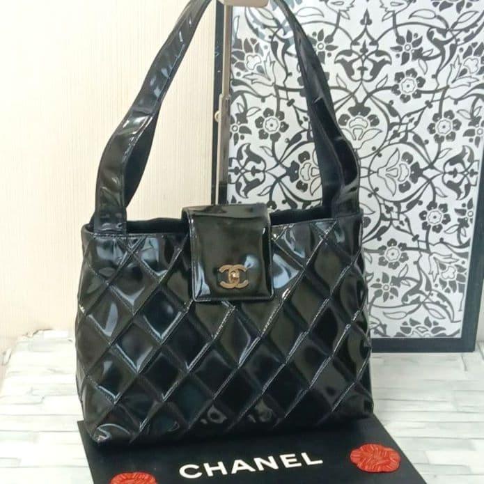 Chanel Стеганая сумка через плечо Мателлассе Сумка-тоут Лакированная кожа, Черный, Логотип CC, Фурнитура серебристого цвета