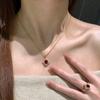 Элегантный французский ретро-набор: рубиновое ожерелье и бриллиантовое кольцо для женщин: Уникальный, благородный и универсальный