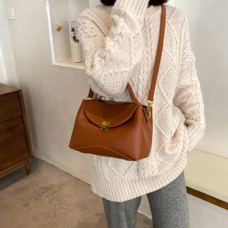Ielgy Winter Bag Niche Design Fashionable All-Match Large-Capacity Lock Portable Shoulder Messenger Bag