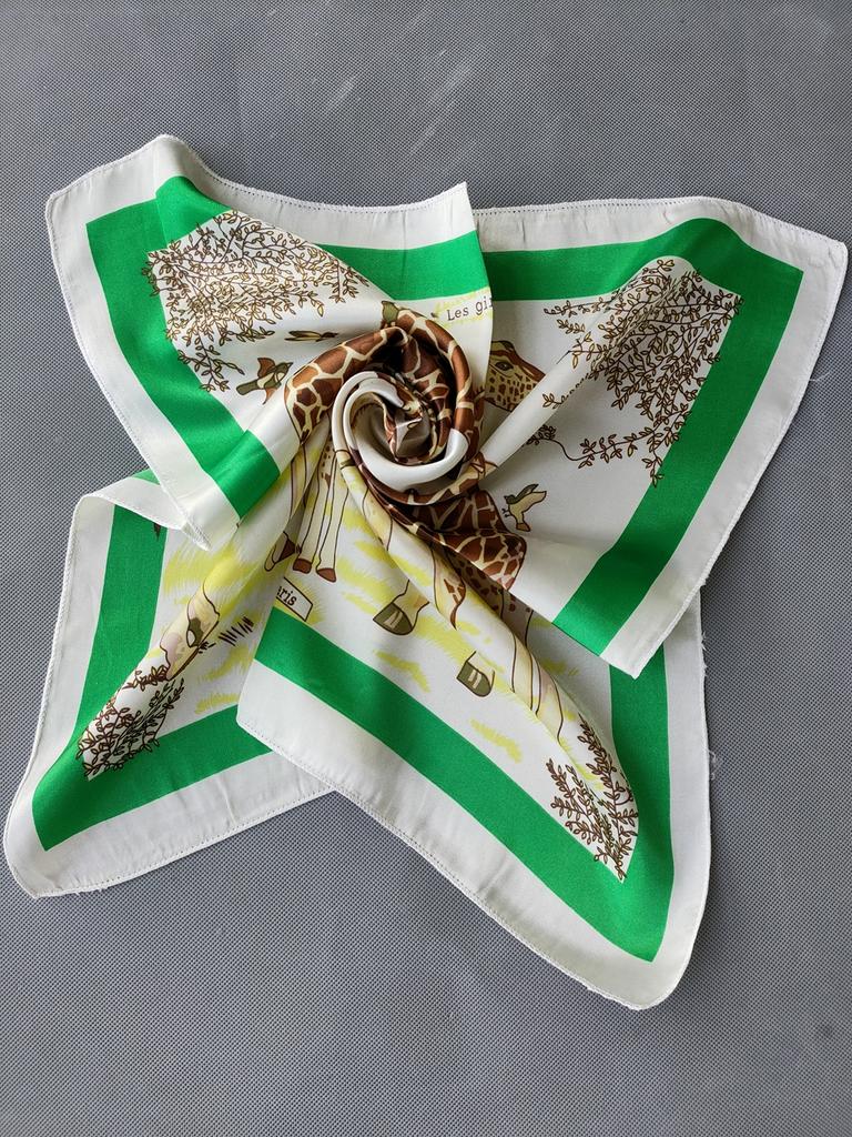 New Beige Green Giraffe Silk Scarf Summer Fall Elegant Satin Small Square Head Scarves Fashion Accessories Headband