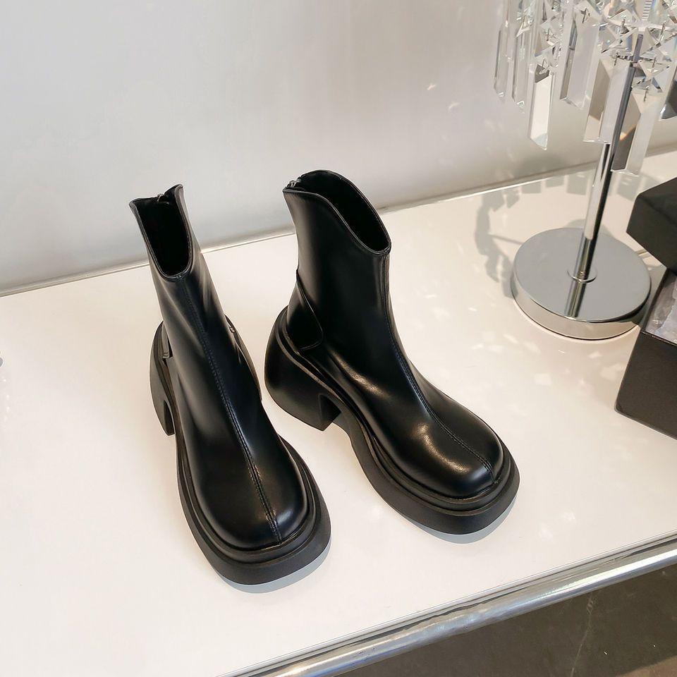 Французские узкие ботинки Женские Толстый каблук Толстая подошва Маленький человек Высокие Задняя молния Ботинки Мартина V-образный вырез Белые Средние Короткие ботинки