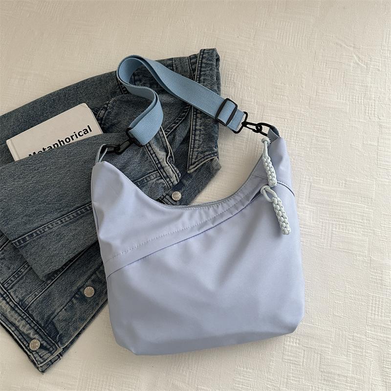 Nylon Cloth Large-Capacity Fashion Bag Women'S Early Spring Versatile Shoulder Messenger Tote Bag
