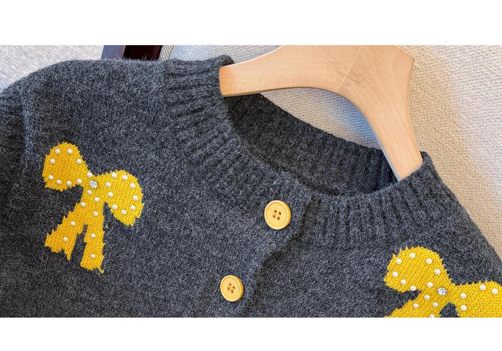 Color-Blocked Two-Piece Knit Sweater for Women - Elegant Round Neck Pullover (Spring 2026 Collection)