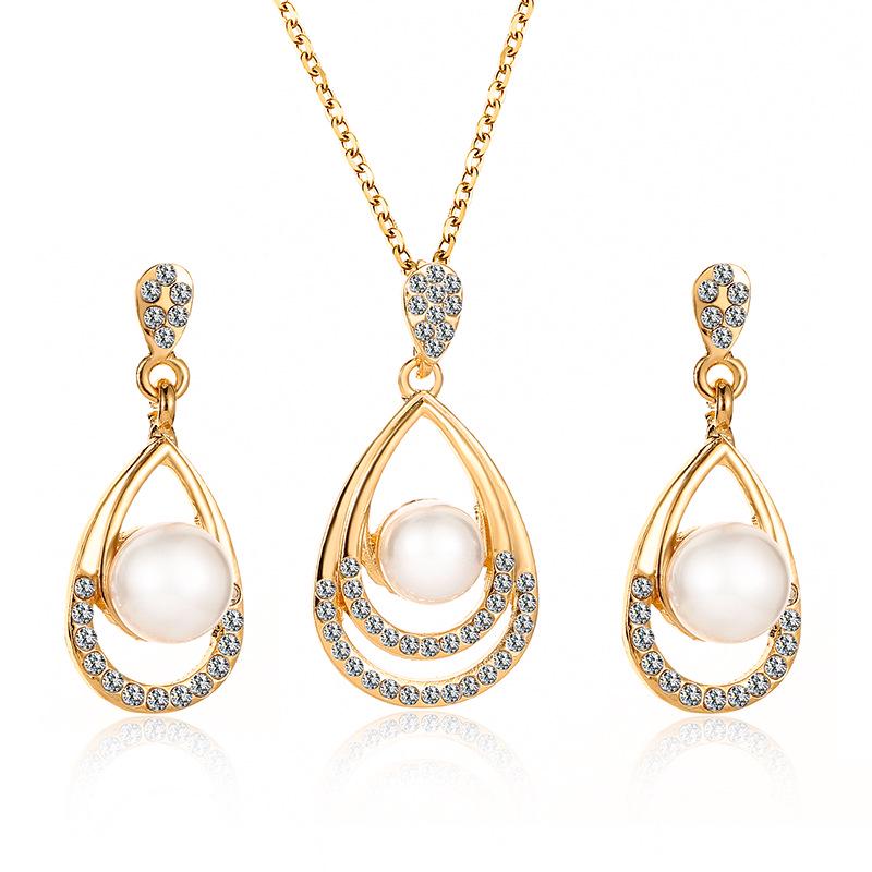 Elegant Pearl Teardrop Necklace & Stud Earrings Set for Bridal
