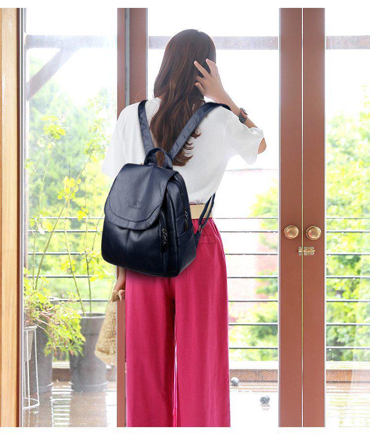 Women's Large Capacity Anti-Theft Backpack: 2024 Autumn/Winter Trendy American-Style Fashion Niche Design