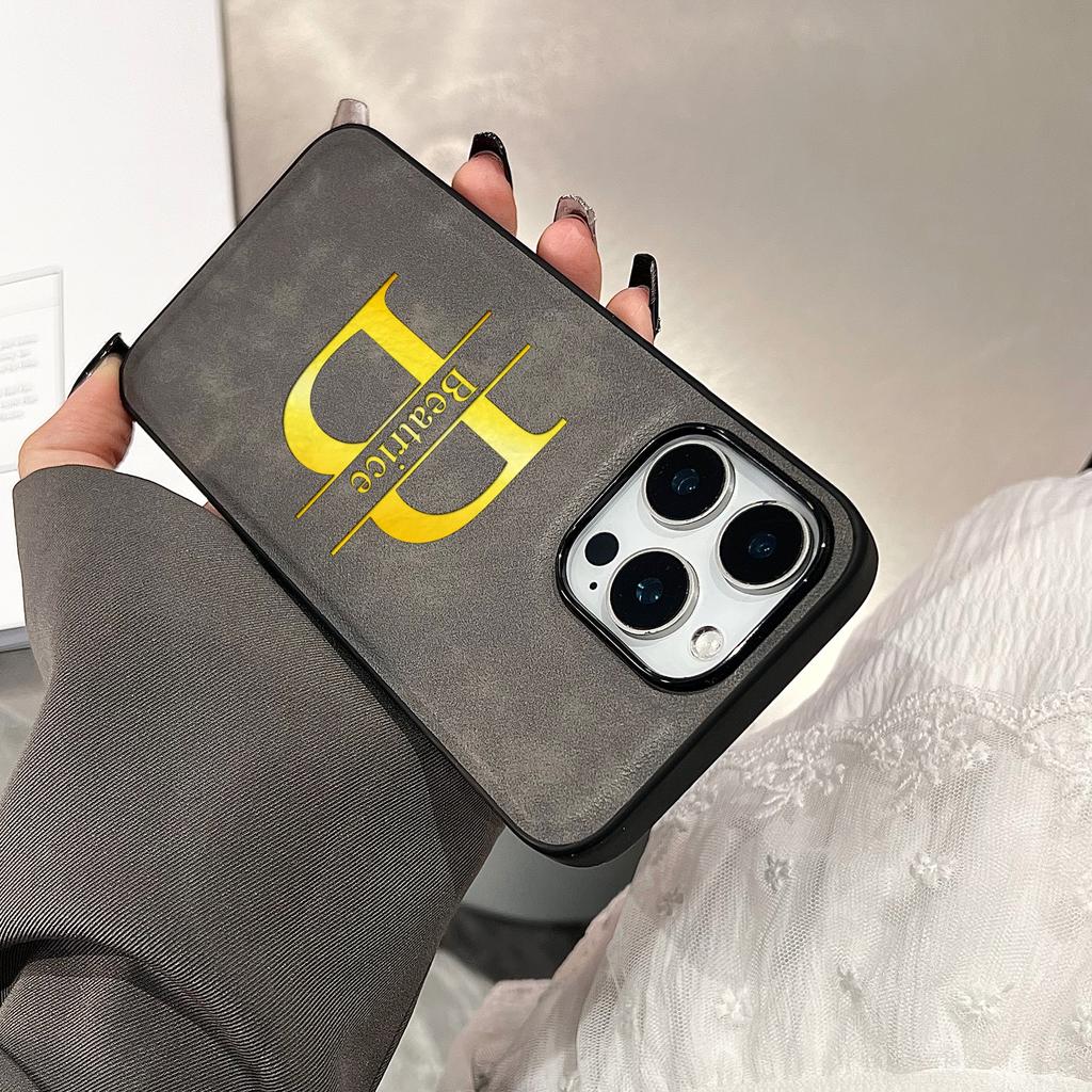 Чехол для iPhone 16 15 14 13 12 11 Pro Max Plus с индивидуальным именем, персонализированными инициалами, 3D-гравировкой, золотой буквой, чехол из искусственной кожи