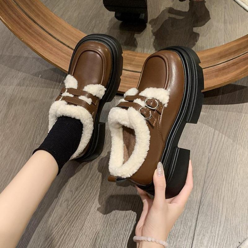 2024 Short Snow Boots for Women Winter New Style Buckle Thick Sole Fashionable Warm Plush Walking Women's Flat Cotton Boots