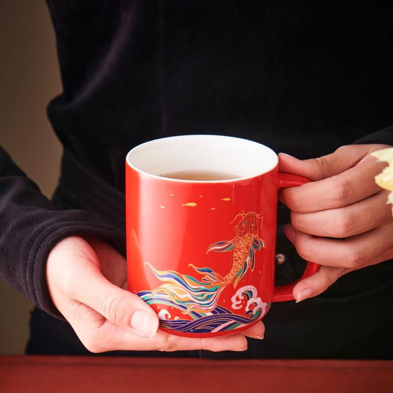 Керамическая кружка SX National Tide с карпом в подарочной коробке