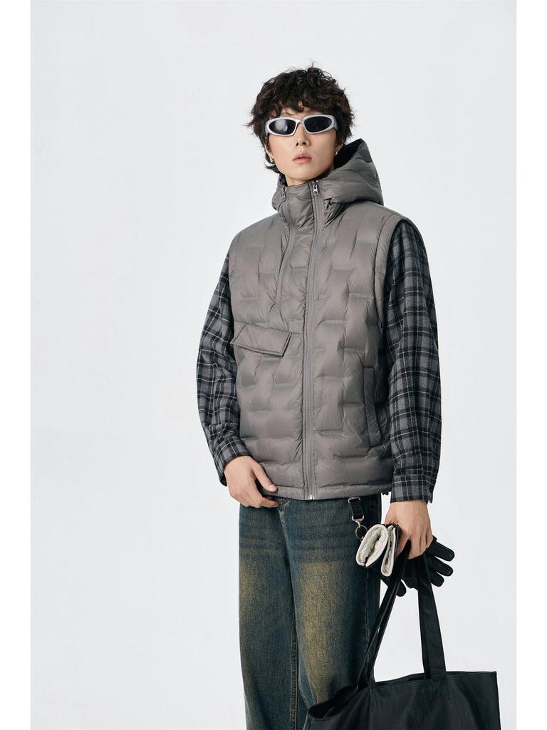 Мужской зимний жилет с капюшоном из 90% белого утиного пуха - Европейский и американский стиль, Большой размер, Свободный крой, Рельефная накидка на плечи.