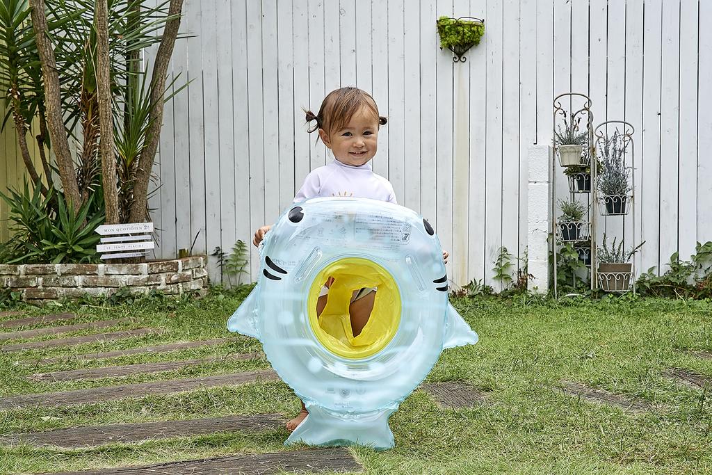 Igarashi Детский плавательный круг 71 x 69см с веревкой (Китовая акула) RBB-68J