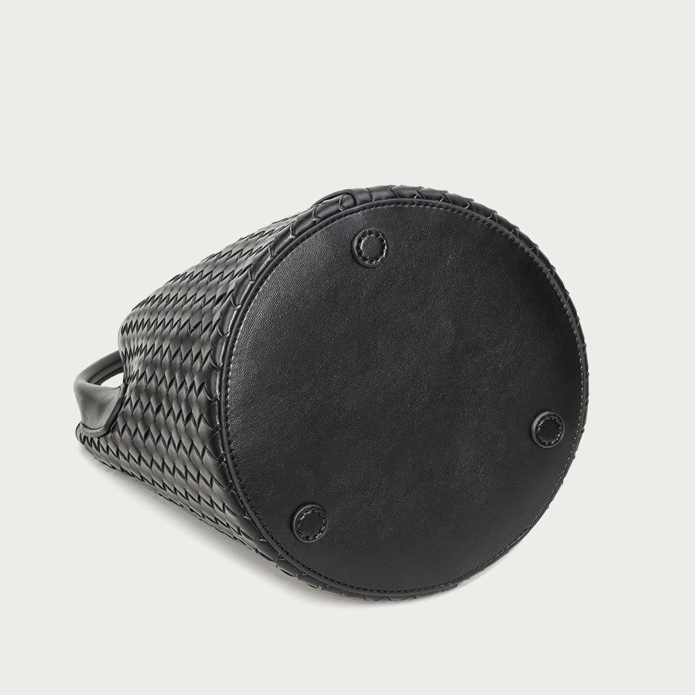 Braided Cowhide Bucket Bag Women's Crossbody Bag Large Capacity Premium Sense Basket Tote Women's Commuter Shoulder Bag