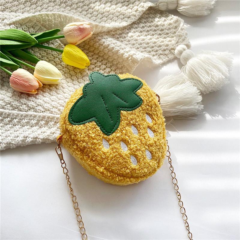 Kindergarten Girls Fashionable Plush Strawberry Chain Bag 2023 Soft Breathable Wearresistant Coin Purse