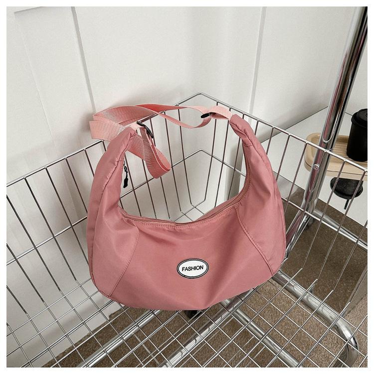 Сумка через плечо женская 2024 года, новая модная повседневная простая сумка-пельмень большой вместимости, модная сумка через плечо для поездок на работу