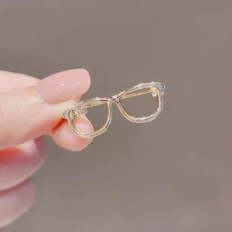 Japanese & Korean Cartoon High-End Glossy Glasses Brooch - Versatile, Stylish Accessory for Women