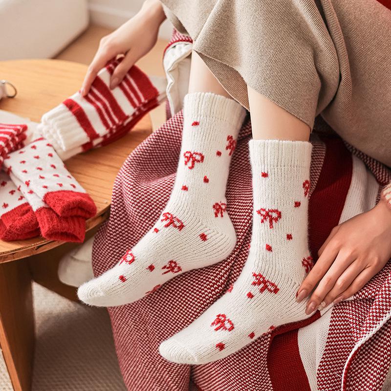 2025 Red Hot Winter Warm Thick Terry Cold-Resistant Medium Tube Socks for Women