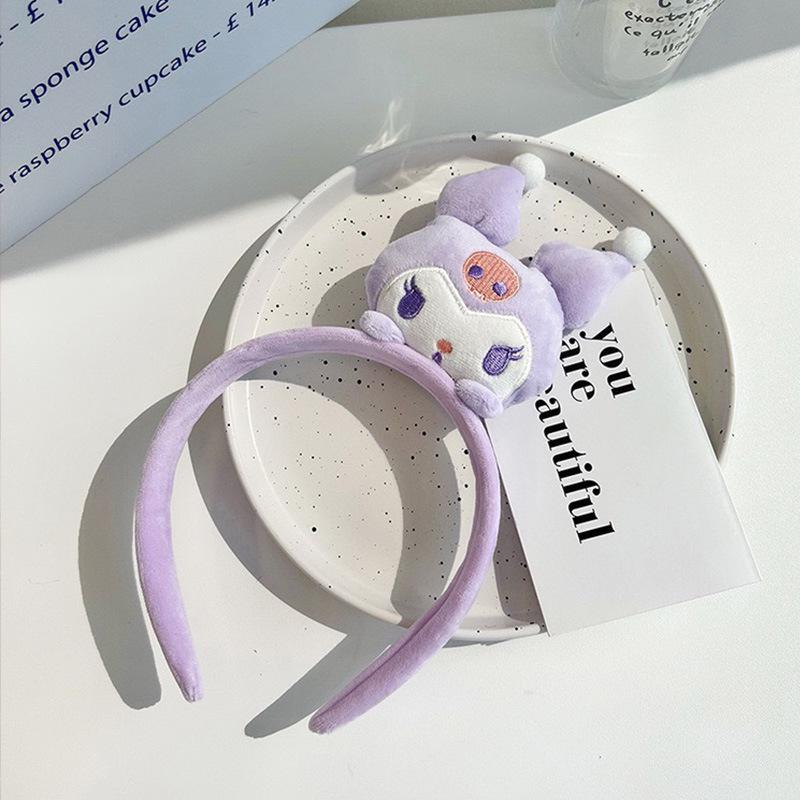 Мягкая повязка на голову в виде медведя из мультфильма: Идеально подходит для ухода за кожей в осенне-зимний период, для разнообразных выходов в свет и создания непринужденного стиля.