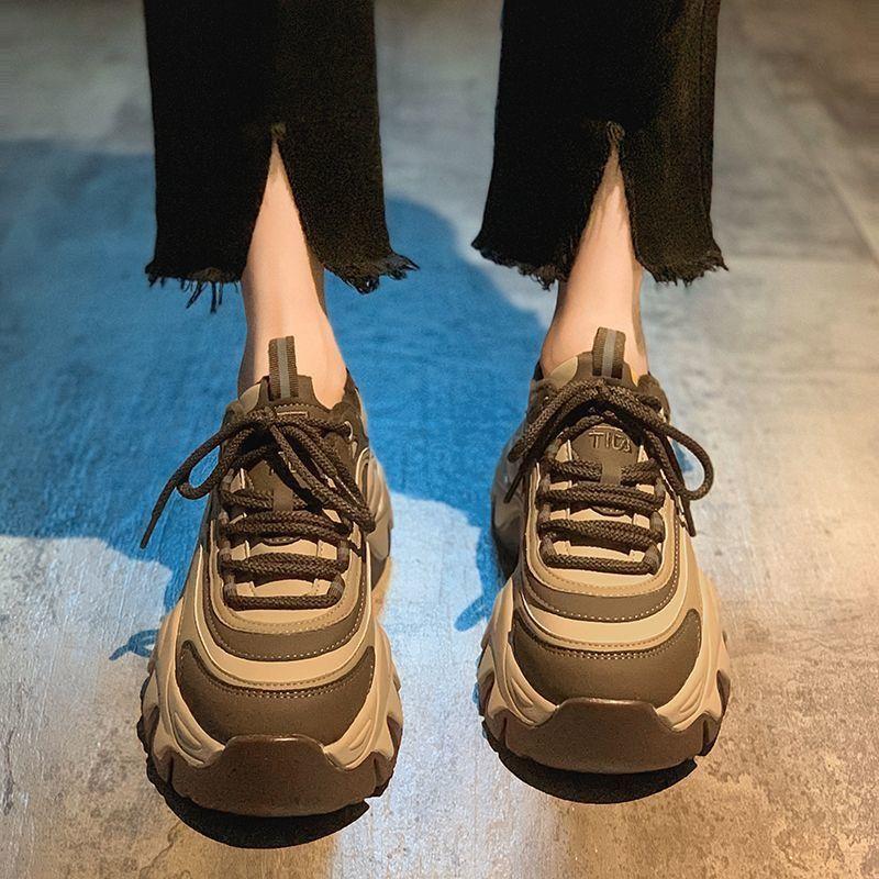 Женские кроссовки на толстой подошве на шнуровке в стиле 'dad shoes' Весна и Осень Новые Многофункциональные Студенческие Модные Повседневные Увеличивающие Рост Кроссовки на Толстой Подошве