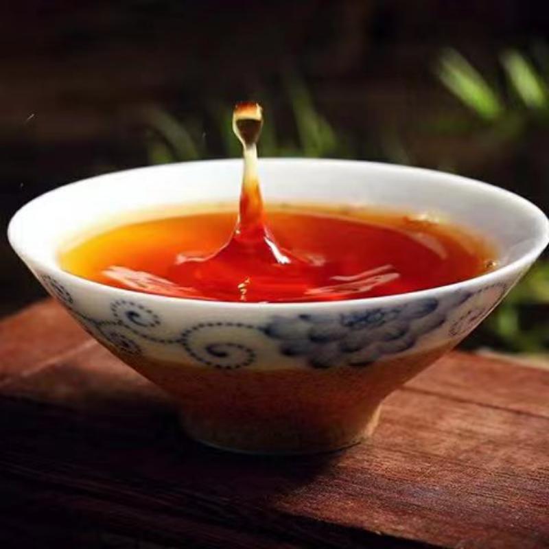 357 г Юньнаньский черный чайный торт Dianhong Органический черный чай Черный чай Fengqing премиум-класса