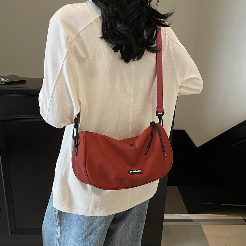 Korean Lazy Wind Women's Crossbody Bag Casual Fashion Large Capacity Commuter Women's Bag Niche Design Casual Pillow Bag