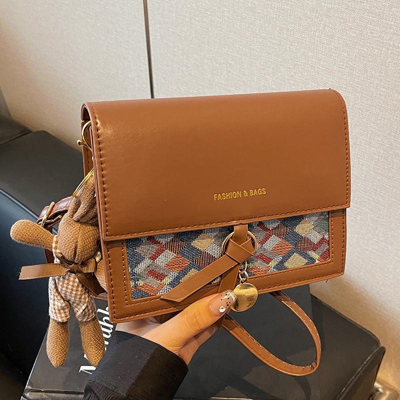 This Year'S Popular Bags Are High-End Textured Messenger Bags, Fashionable Retro Versatile Shoulder Small Square Bags.