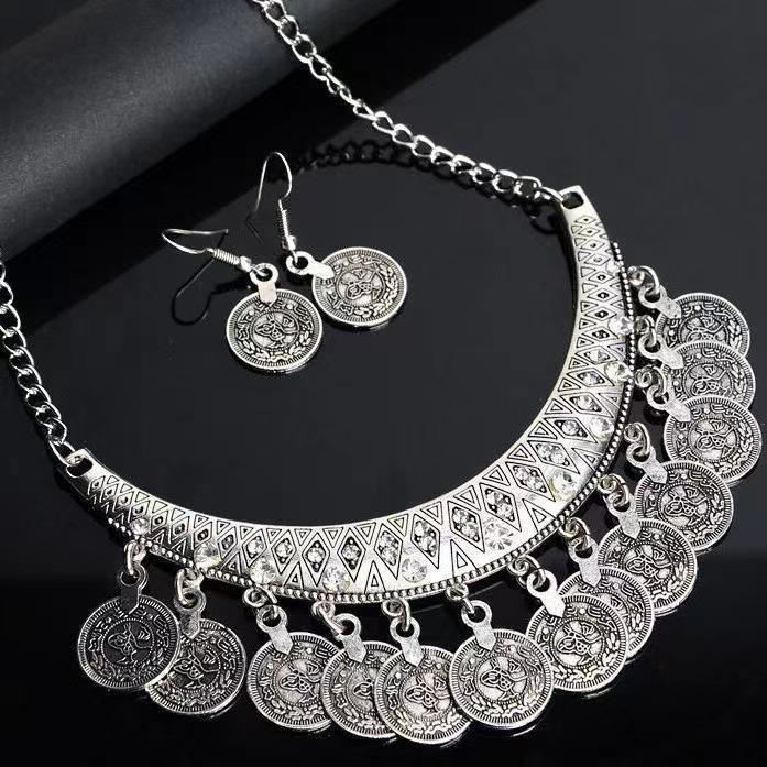 Retro Carved Rhinestone Coin Tassel Necklace - Vintage Costume Jewelry Accessory