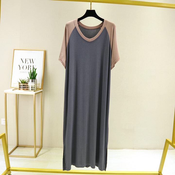 Летнее платье свободного кроя из модала с V-образным вырезом, короткими рукавами и разрезами по бокам