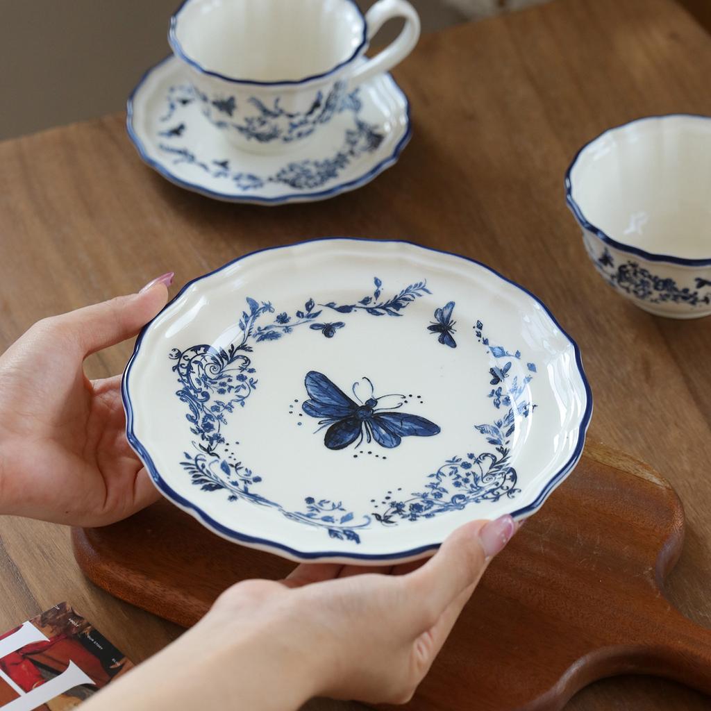 Кофейные чашки с высокими стандартами внешнего вида Высококлассные и изысканные кружки Керамические наборы чашек и блюдец во французском ретро-стиле Чашки для воды Нишевые