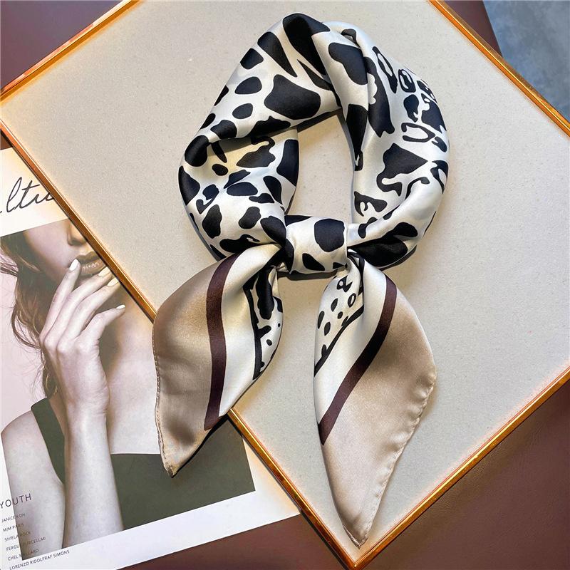 Fashion Leopard Print Square Scarf Women'S Satin Scarves Casual Decoration Small Shawl Luxury Headband Bandana