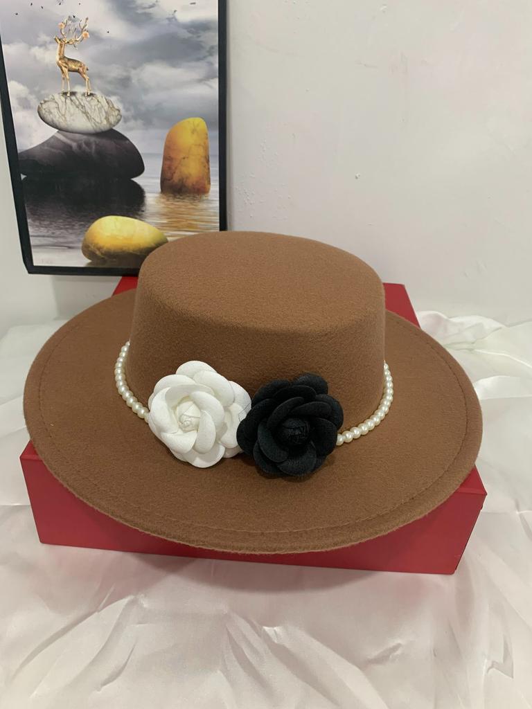 French Hepburn style elegant retro British celebrity banquet dress stage studio temperament modeling top hat self-operated
