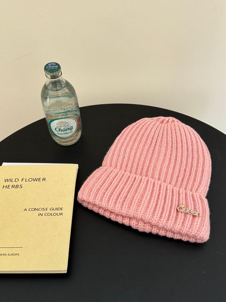 Новая осенне-зимняя алфавитная повседневная шерстяная шапка, большой обхват головы, подчеркивающая лицо, маленькая вязаная шапка, защита ушей, теплая, модная шапка-бини, тренд