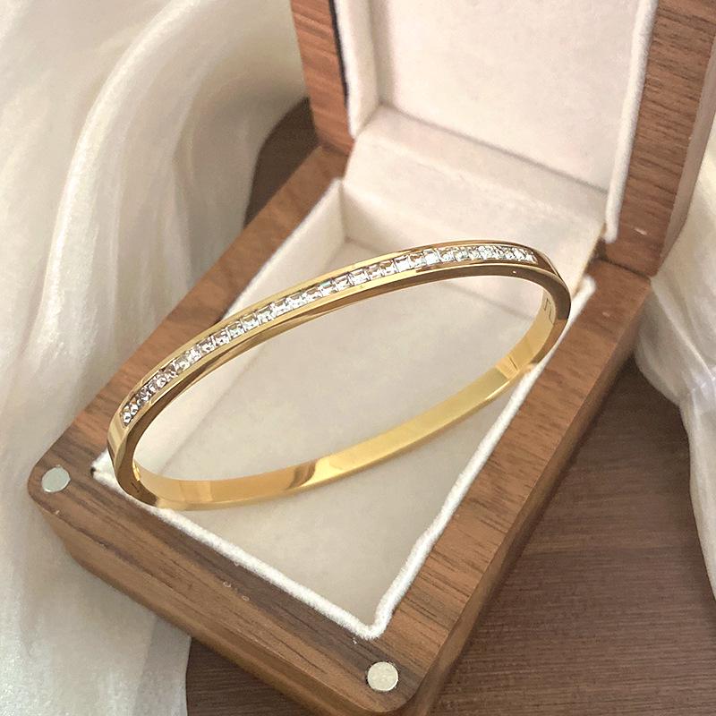 18k Rose Gold Diamond Buckle Bracelet - Korean Stylish Design, High-End Jewelry