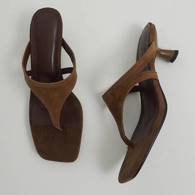 Женские шлепанцы в ретро-стиле с перемычкой для пальца, летние новые, на среднем каблуке, для платья, женские тапочки, отпускные, удобные, лаконичные сандалии