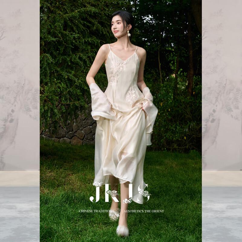 JK&JS Струящееся серебристое плетение Вышитое вискозное платье-комбинация