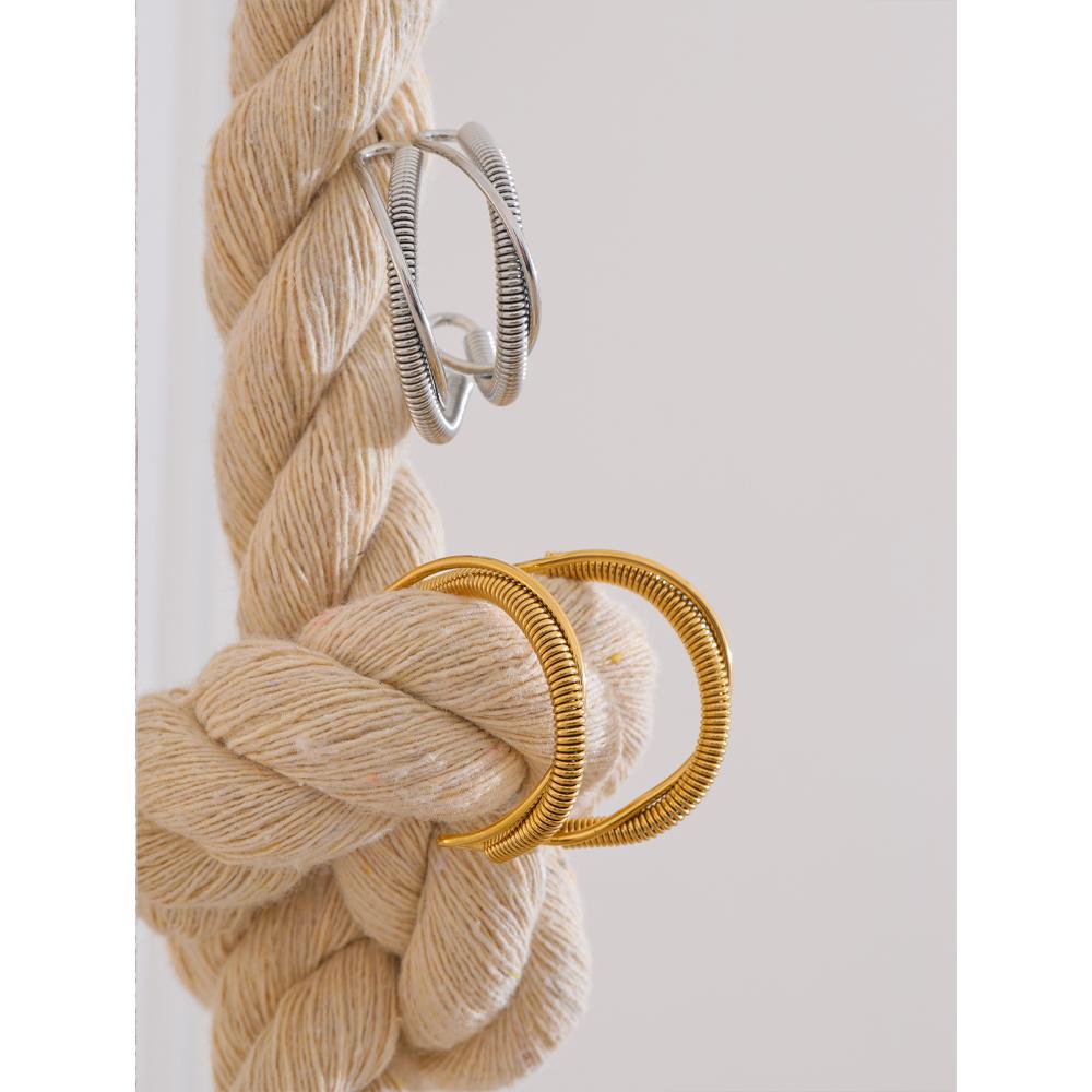 Eetit Новые стильные металлические высококачественные серьги-кольца в форме буквы C, позолоченные платиновые металлические блестящие модные повседневные украшения 2024 года для женщин