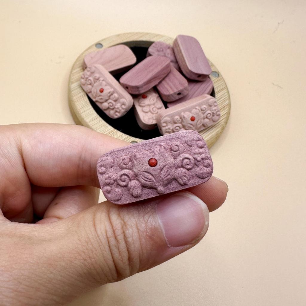 Кулон Руи из палисандра и агарового дерева с инкрустированными Пятью Сутрами - Сандаловое дерево, аксессуар для украшений Руи